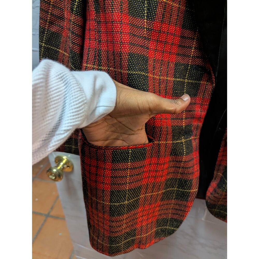 Vintage Anne Klein II Red Tartan Plaid Velvet Collar Blazer 8 Petite Wide lapel - Picture 4 of 9